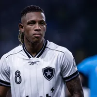 Flamengo contata Botafogo para saber se aceita negociar Danilo