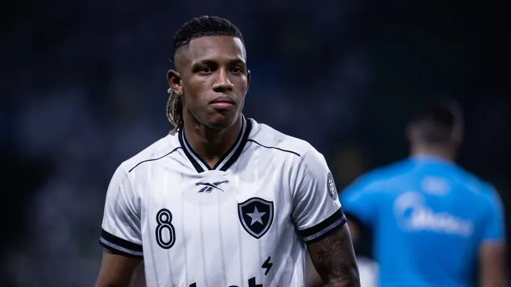 Danilo jogador do Botafogo durante partida contra o Palmeiras no estádio Arena Allianz Parque pelo campeonato Brasileiro A 2026. Foto: Ettore Chiereguini/AGIF