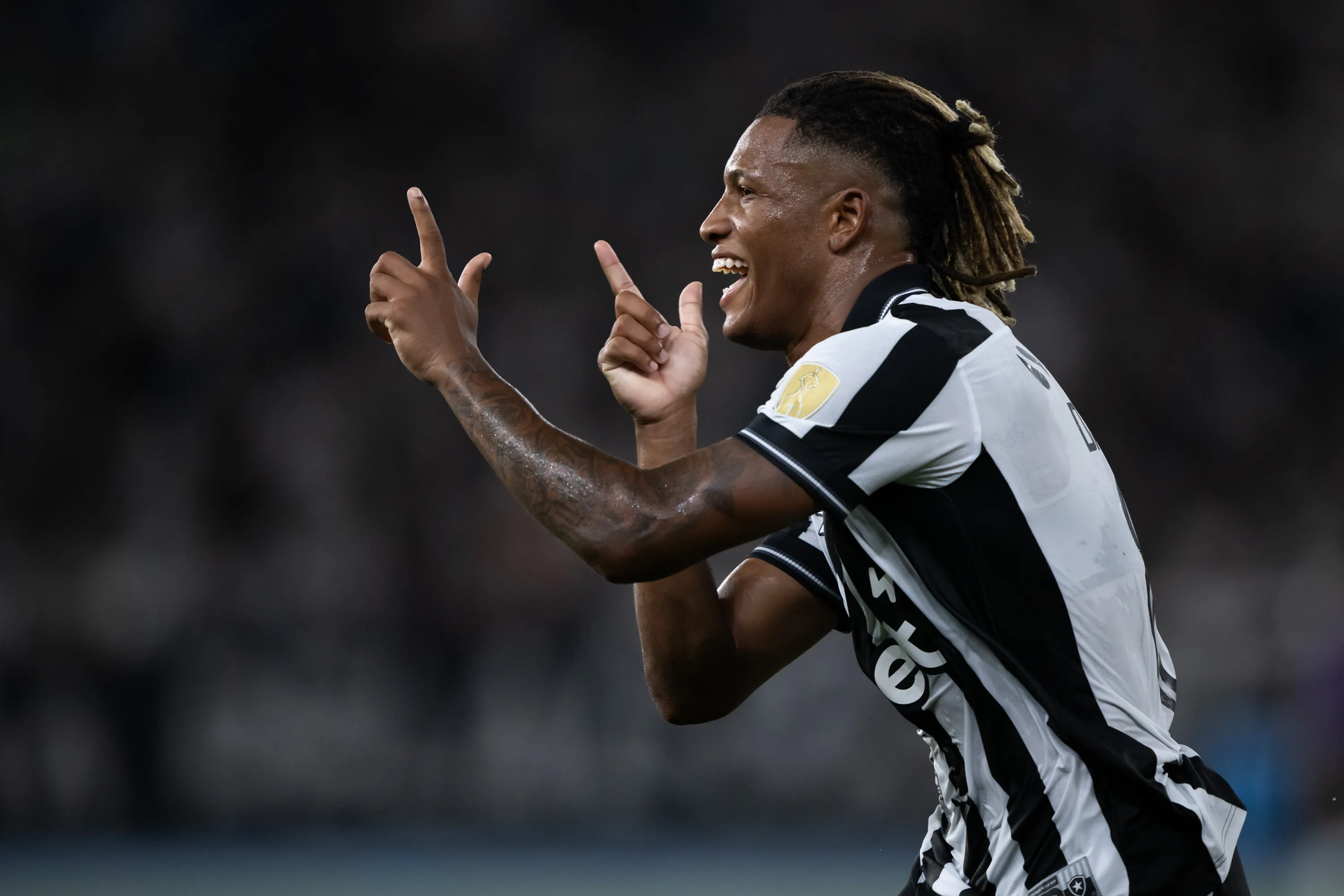 RJ – RIO DE JANEIRO – 25/02/2026 – COPA LIBERTADORES 2026, BOTAFOGO X NACIONAL POTOSI – Danilo jogador do Botafogo comemora seu gol durante partida contra o Nacional Potosi no estadio Engenhao pelo campeonato Copa Libertadores 2026. Foto: Jorge Rodrigues/AGIF