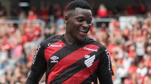 Viveros durante confronto contra a Chapecoense no Brasileirão de 2026.