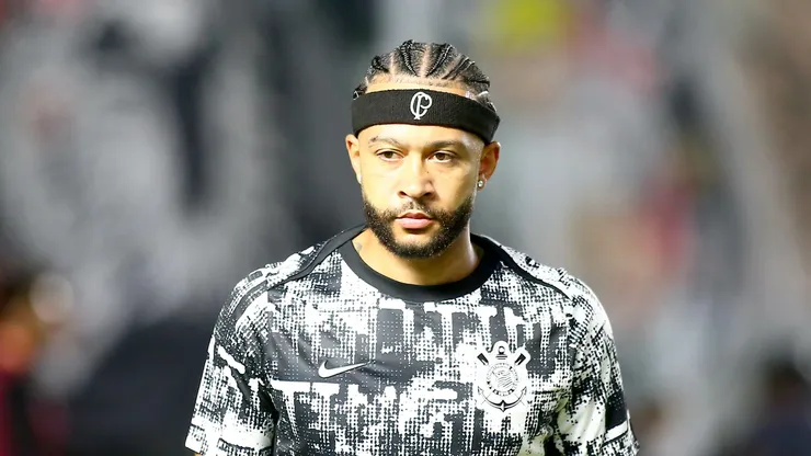 Memphis Depay tem situação indefinida no Corinthians.