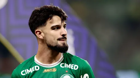 Flaco López se irritou ao ser substituído em Bragantino x Palmeiras