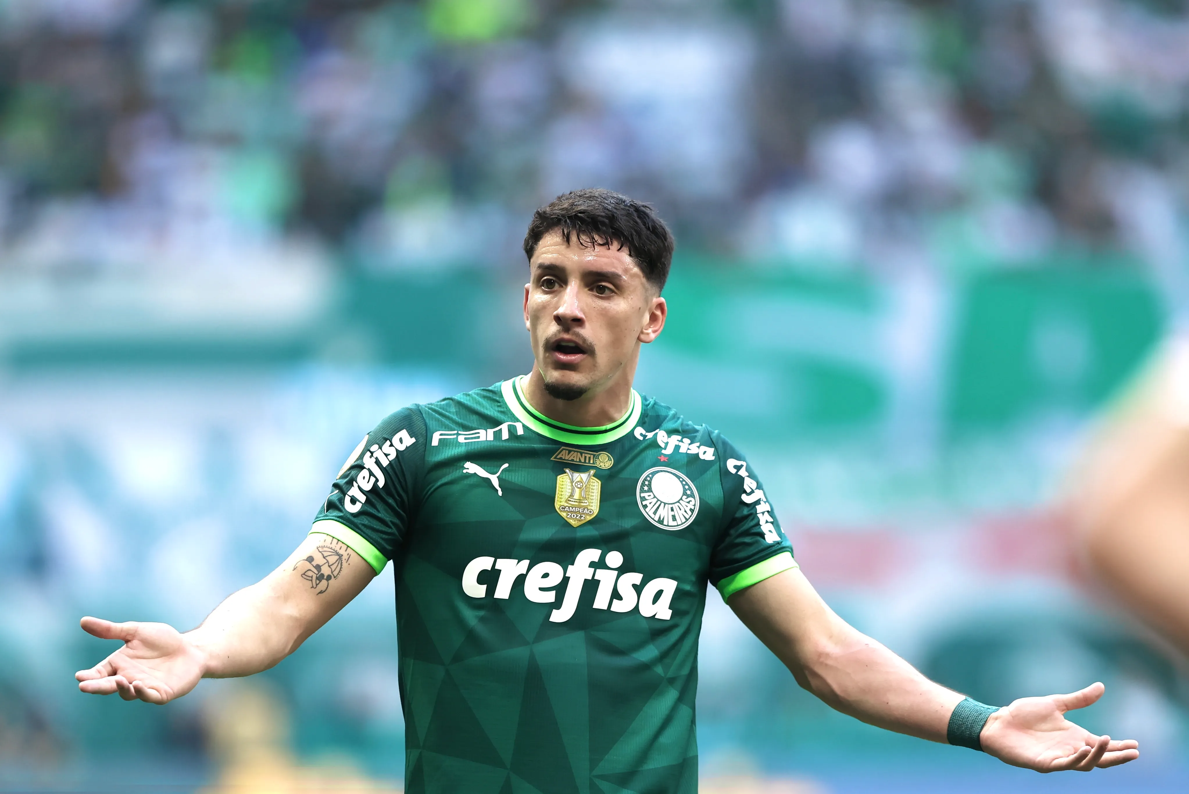 SP – SAO PAULO – 22/07/2023 – BRASILEIRO A 2023, PALMEIRAS X FORTALEZA – Piquerez jogador do Palmeiras reclama com a arbitragem durante partida contra o Fortaleza no estadio Arena Allianz Parque pelo campeonato Brasileiro A 2023. Foto: Marcello Zambrana/AGIF