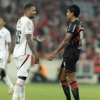 Jogadores do Vitória disparam contra a arbitragem: "Sempre nos prejudicando"