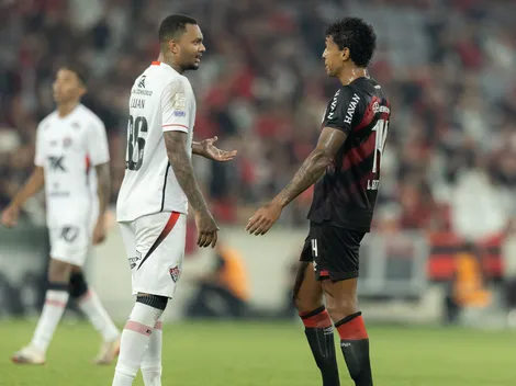 Jogadores do Vitória disparam contra a arbitragem: "Sempre nos prejudicando"