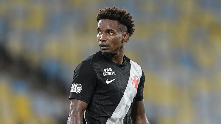 Thiago Mendes pode ser punido por criticar arbitragem de Corinthians x Vasco