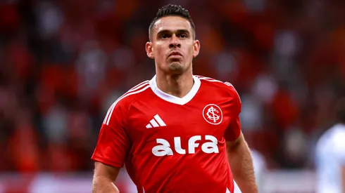 Rafael Borre jogador do Internacional comemora seu gol durante partida contra o Cruzeiro no estadio Beira-Rio pelo campeonato Brasileiro A 2025. Foto: Maxi Franzoi/AGIF