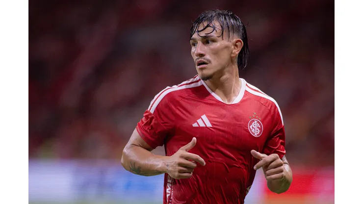 RS - PORTO ALEGRE - 12/02/2026 - BRASILEIRO A 2026, INTERNACIONAL X PALMEIRAS - Alexandro Bernabei jogador do Internacional durante partida contra o Palmeiras no estadio Beira-Rio pelo campeonato Brasileiro A 2026. Foto: Maxi Franzoi/AGIF