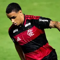 Flamengo barra Ryan Roberto por impasse