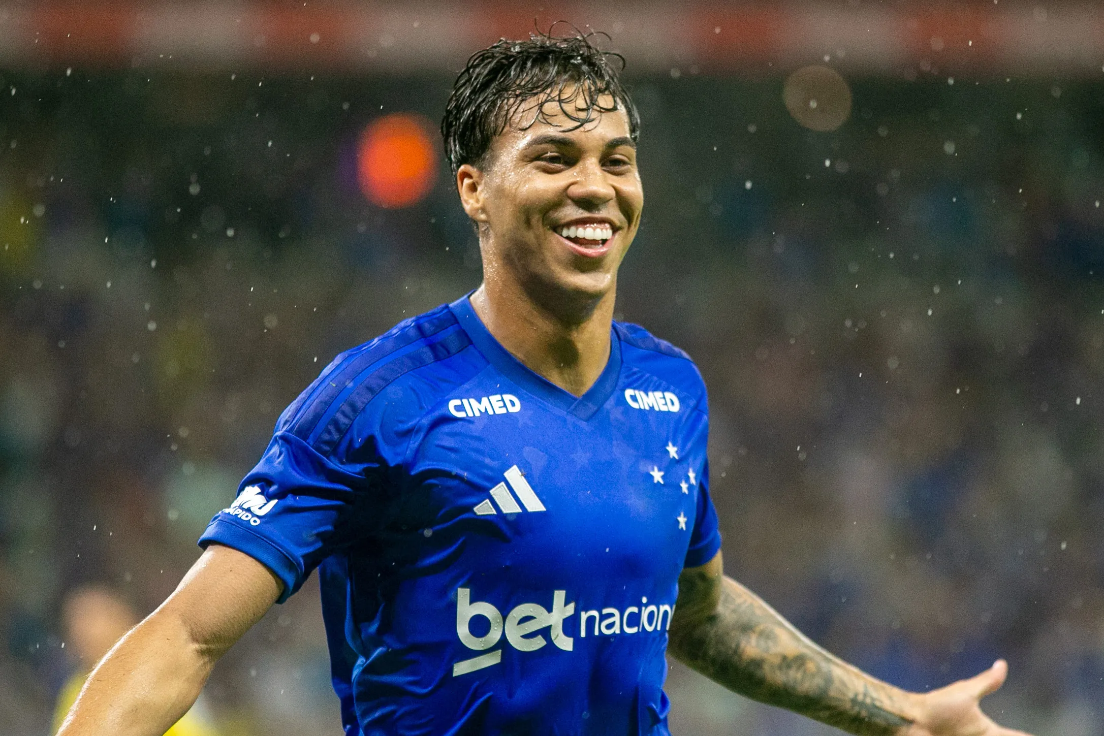 MG – BELO HORIZONTE – 08/02/2026 – MINEIRO 2026, CRUZEIRO X AMERICA-MG – Kaio Jorge jogador do Cruzeiro comemora seu gol durante partida contra o America-MG no estadio Mineirao pelo campeonato Mineiro 2026. Foto: Fernando Moreno/AGIF