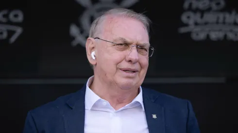 Stábile atualizou as negociações para renovar com Depay no Corinthians.