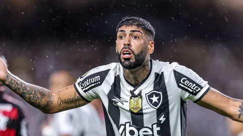 Barboza jogador do Botafogo durante partida contra o Flamengo no estadio Mangueirao pelo campeonato Supercopa 2025. Foto: Fernando Torres/AGIF
