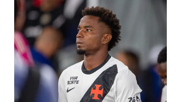 RJ - RIO DE JANEIRO - 21/01/2026 - CARIOCA 2026, FLAMENGO X VASCO - Thiago Mendes jogador do Vasco durante partida contra o Flamengo no estadio Maracana pelo campeonato Carioca 2026. Foto: Thiago Ribeiro/AGIF
