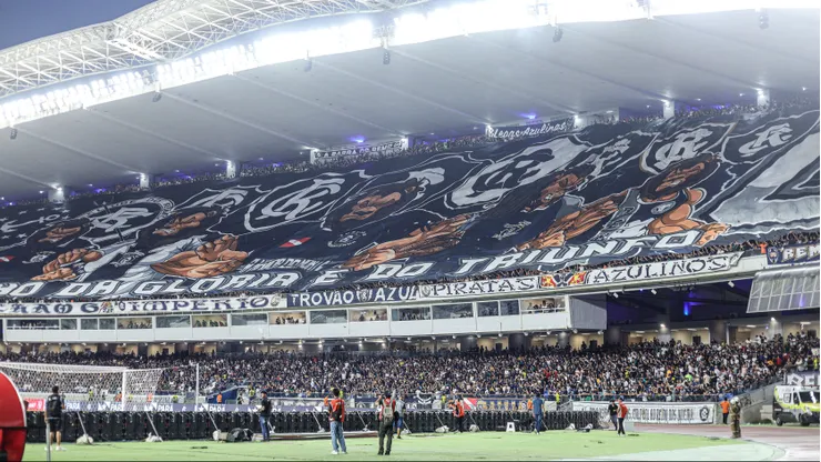 Torcida do Remo durante partida contra Paysandu no estádio Mangueirão pelo campeonato Brasileiro B 2025. Foto: Marcos Junior/AGIF