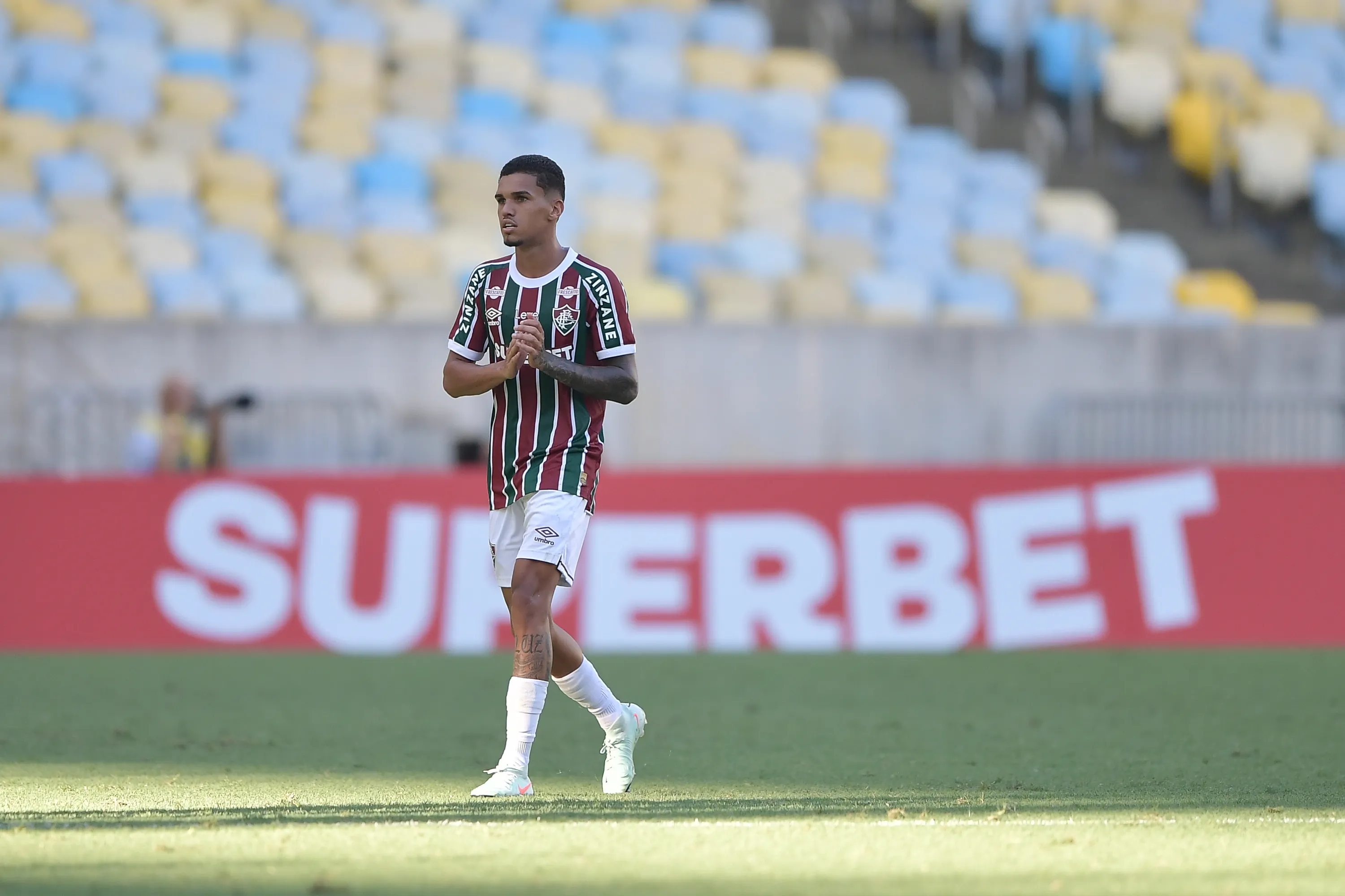 Riquelme Felipe, jogador do Fluminense, durante partida contra o Nova Iguacu no estadio Maracana pelo campeonato Carioca 2025. Foto: Thiago Ribeiro/AGIF