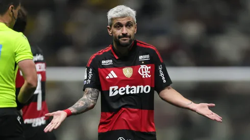 Arrascaeta jogador do Flamengo comemora seu gol durante partida contra o Atletico-MG no estadio Arena MRV pelo campeonato Brasileiro A 2026. Foto: Gilson Lobo/AGIF