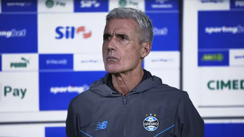 Luis Castro tecnico do Gremio durante partida contra o Palmeiras no estadio Arena Barueri pelo campeonato Brasileiro A 2026. Foto: Ettore Chiereguini/AGIF
