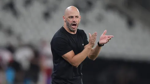 Franclim Carvalho tecnico do Botafogo durante partida contra o Independiente Petrolero no estadio Engenhao pelo campeonato Copa Sul-Americana 2026. Foto: Thiago Ribeiro/AGIF