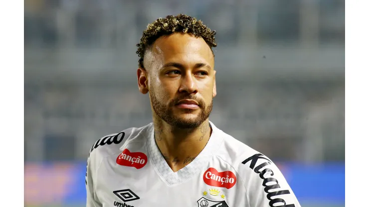 SP - SANTOS - 15/11/2025 - BRASILEIRO A 2025, SANTOS X PALMEIRAS - Neymar Jr jogador do Santos durante partida contra o Palmeiras no estadio Vila Belmiro pelo campeonato Brasileiro A 2025. Foto: Mauricio De Souza/AGIF