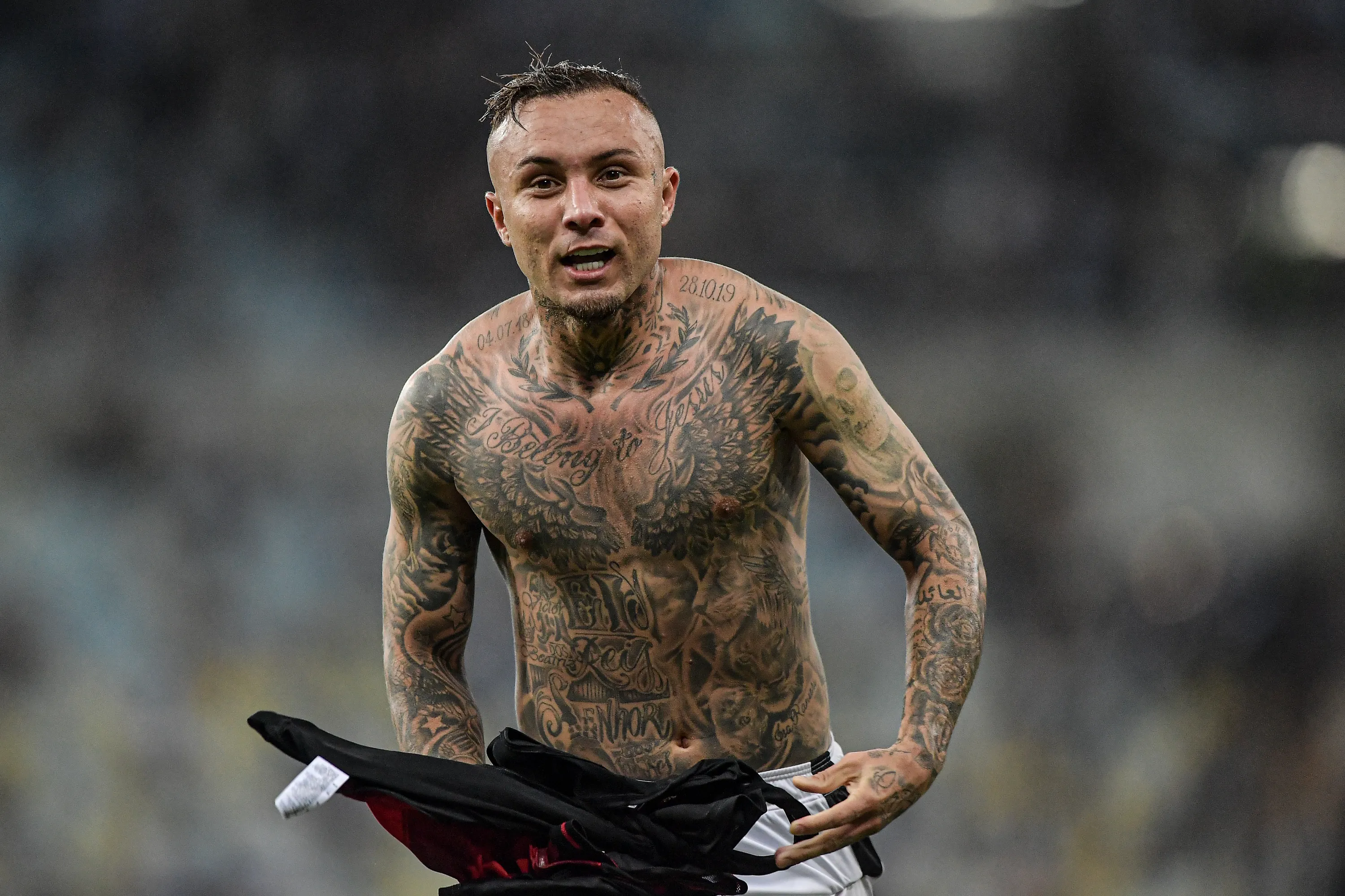 RJ – RIO DE JANEIRO – 15/02/2025 – CARIOCA 2025, FLAMENGO X VASCO – Everton Cebolinha jogador do Flamengo comemora seu gol durante partida contra o Vasco no estadio Maracana pelo campeonato Carioca 2025. Foto: Thiago Ribeiro/AGIF
