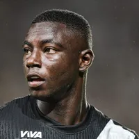 Hinestroza decepciona no Vasco e perde espaço