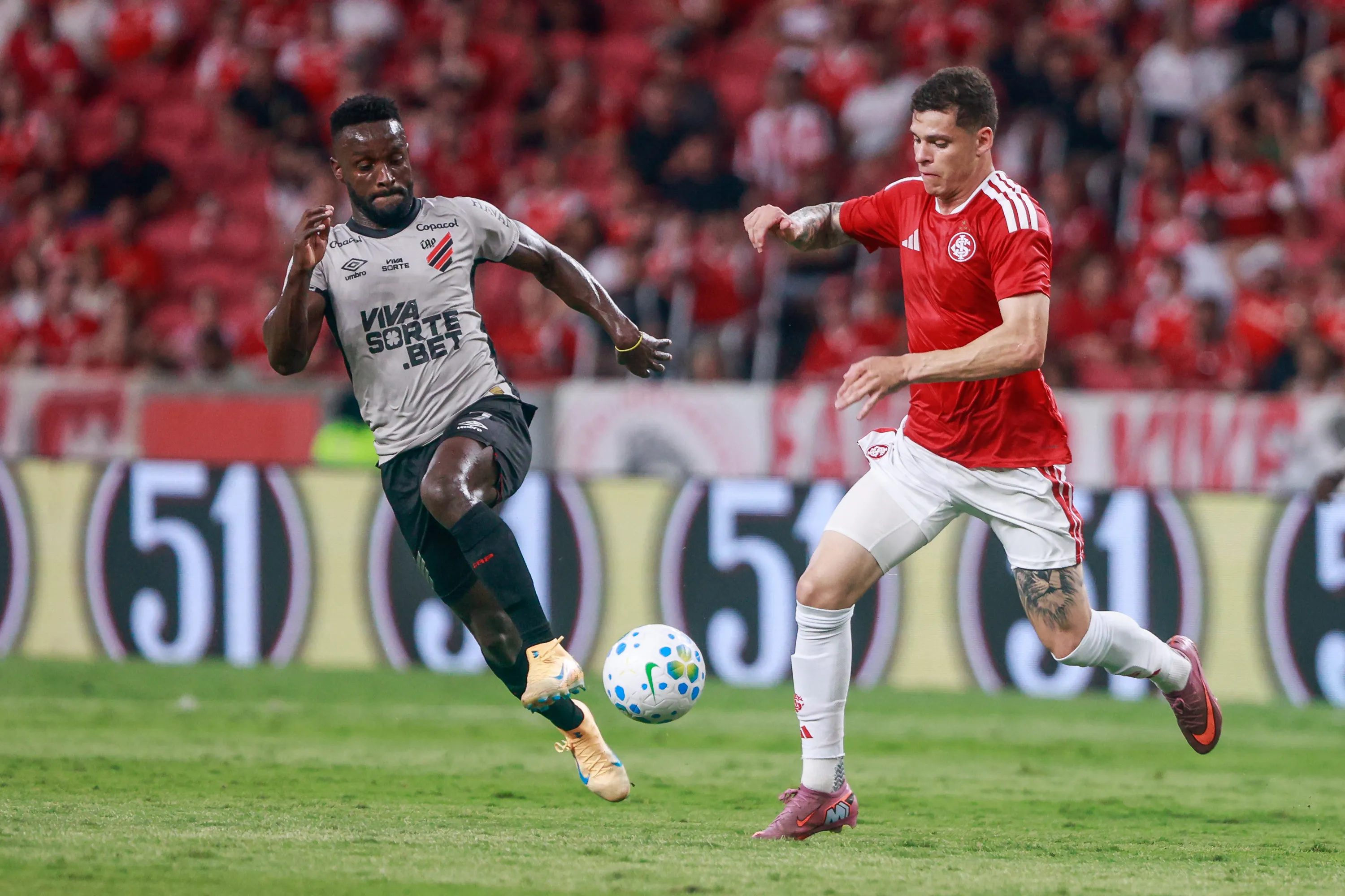RS – PORTO ALEGRE – 28/01/2026 – BRASILEIRO A 2026, INTERNACIONAL X ATHLETICO-PR – Ronaldo jogador do Internacional durante partida contra o Athletico-PR no estadio Beira-Rio pelo campeonato Brasileiro A 2026. Foto: Luiz Erbes/AGIF