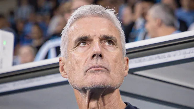 Luis Castro tecnico do Gremio durante partida contra o Confianca no estadio Arena do Gremio pelo campeonato Copa Do Brasil 2026. Foto: Maxi Franzoi/AGIF