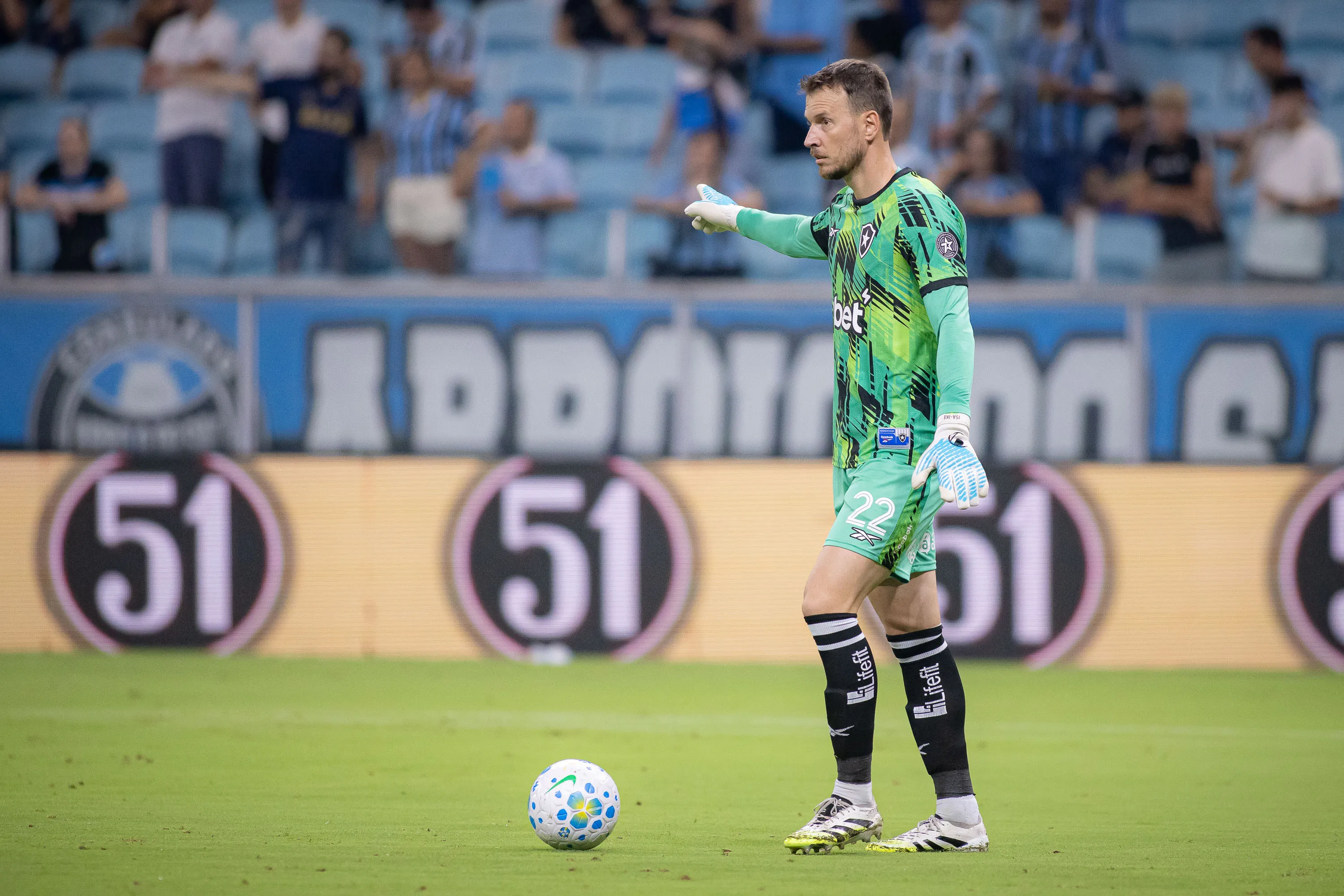 Neto atuando no Botafogo – Foto: Maxi Franzoi/AGIF