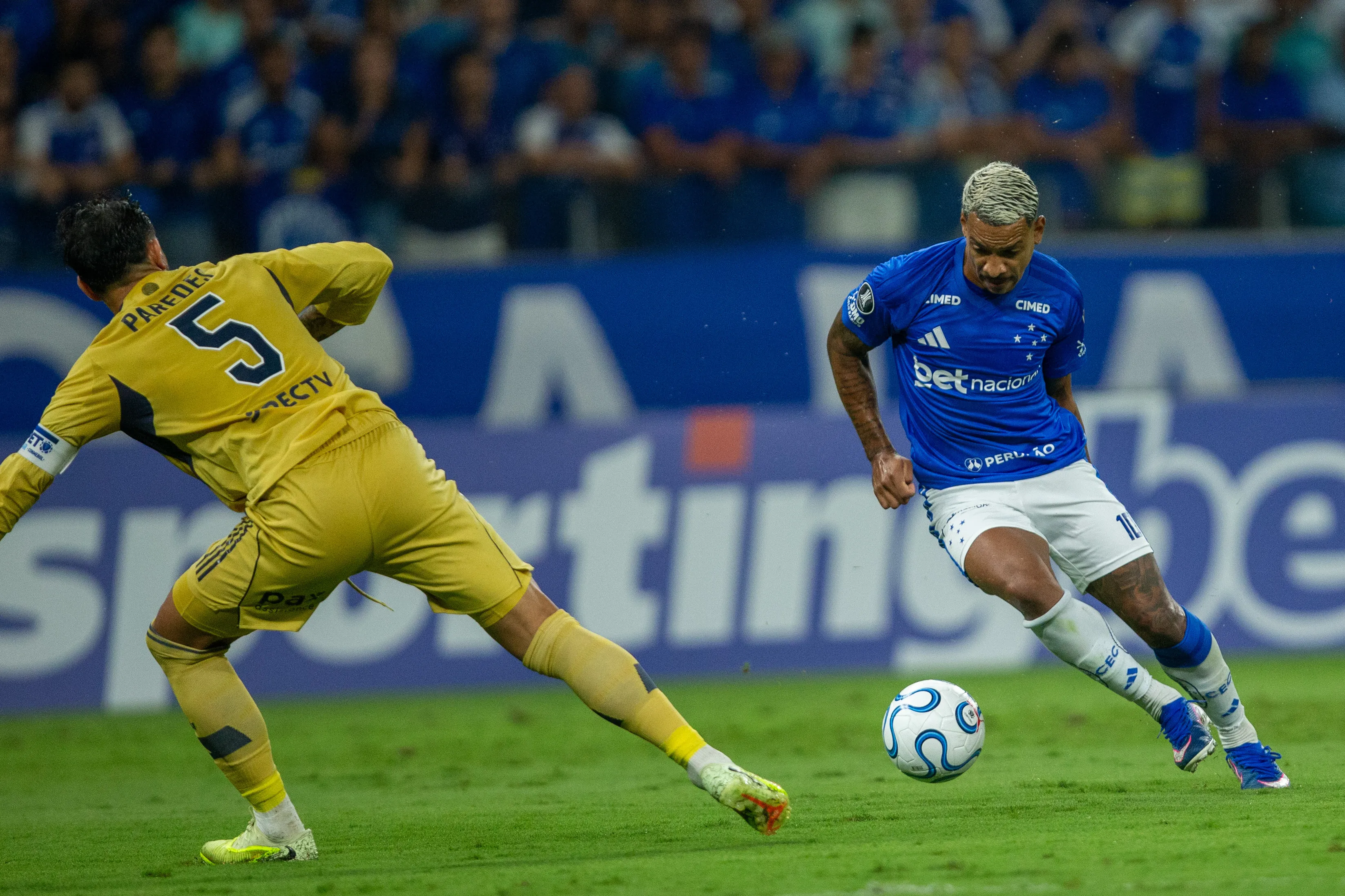 Matheus Pereira jogador do Cruzeiro durante partida contra o Boca Juniors no estadio Mineirao pelo campeonato Copa Libertadores 2026. Foto: Fernando Moreno/AGIF