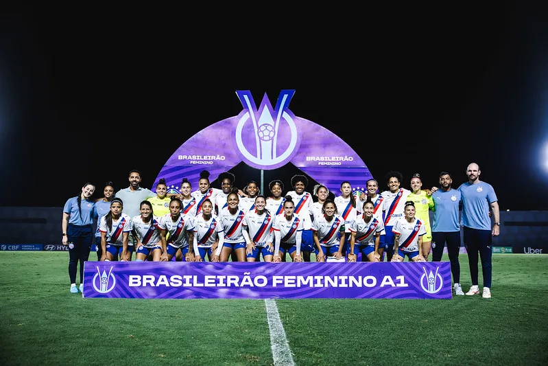 Elenco do Bahia perfilado – Foto: Leticia Martins/Bahia