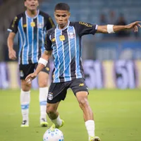 Enamorado levou bronca de Luís Castro no Grêmio