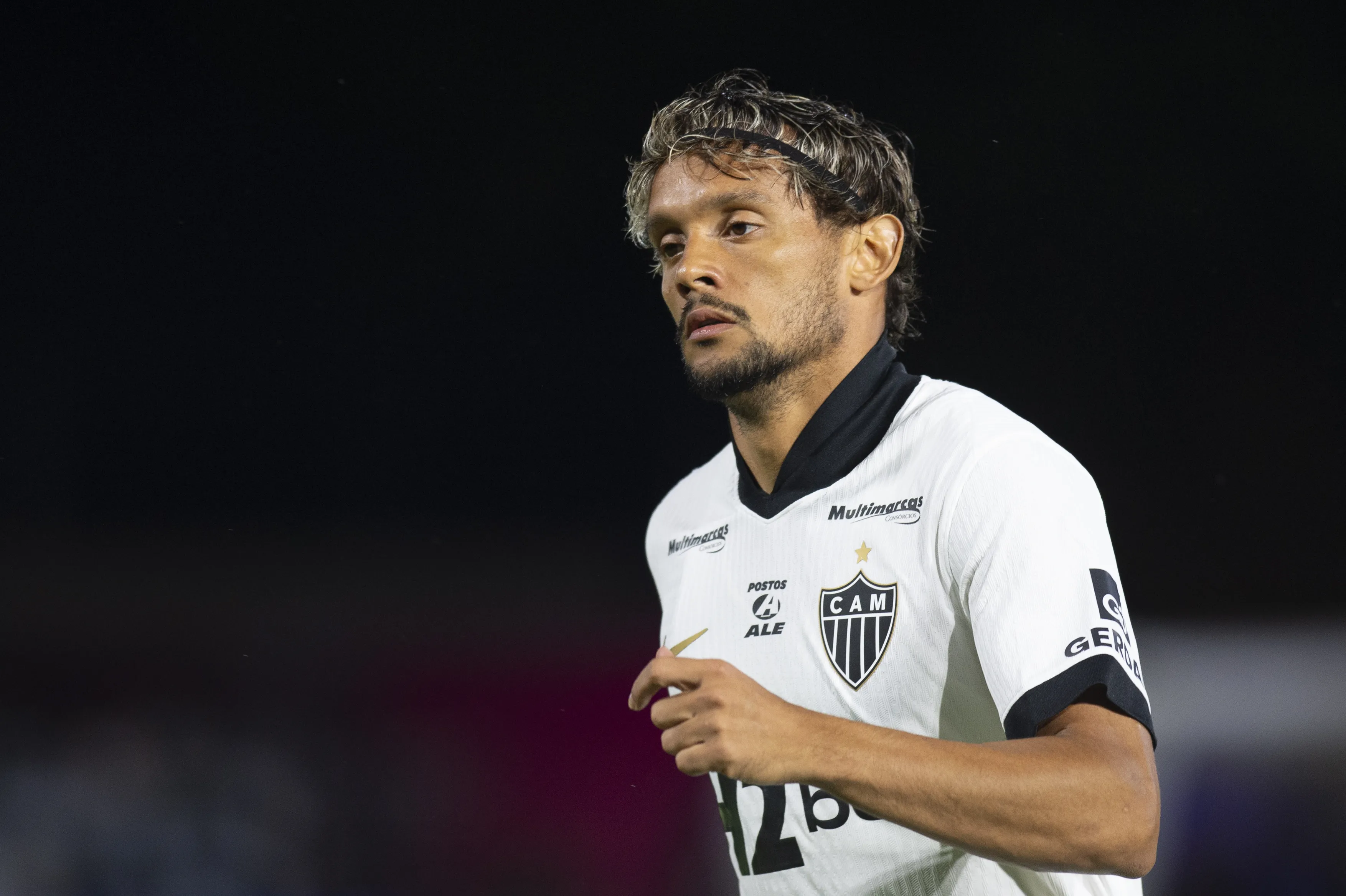SP – BRAGANCA PAULISTA – 04/02/2026 – BRASILEIRO A 2026, BRAGANTINO X ATLETICO – Gustavo Scarpa jogador do Atletico durante partida contra o Bragantino no estadio Cicero De Souza Marques pelo campeonato Brasileiro A 2026. Foto: Anderson Romao/AGIF