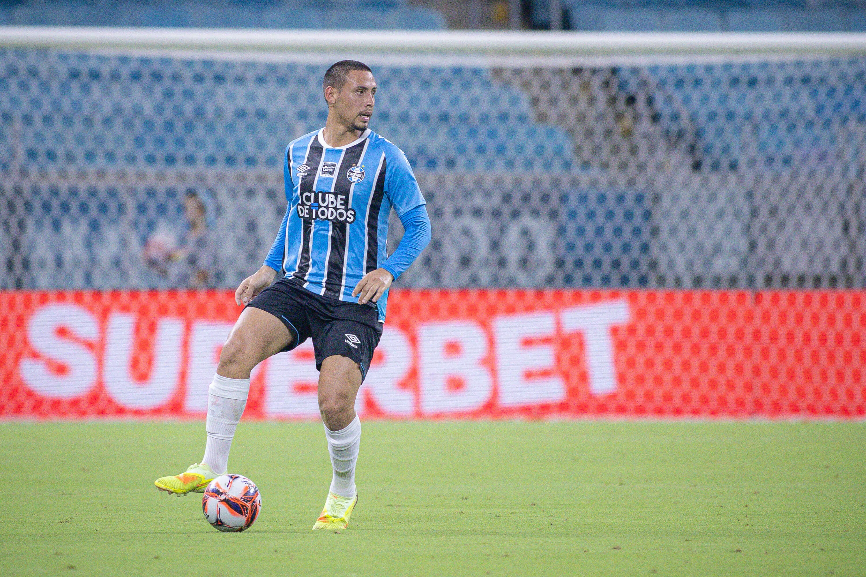RS – PORTO ALEGRE – 14/01/2026 – GAUCHO 2026, GREMIO X SAO JOSE – Erick Noriega jogador do Gremio durante partida contra o Sao Jose no estadio Arena do Gremio pelo campeonato Gaucho 2026. Foto: Maxi Franzoi/AGIF