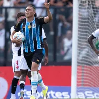 Carlos Vinícius e outros 2 ficam impedidos de sair do Grêmio
