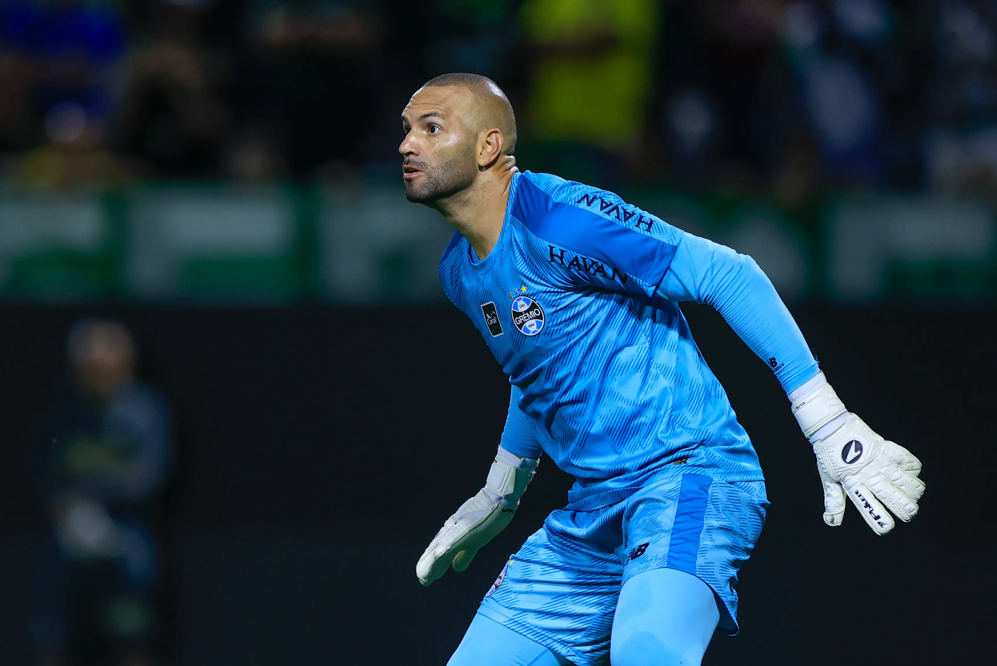 SP – BARUERI – 02/04/2026 – BRASILEIRO A 2026, PALMEIRAS X GREMIO – Weverton goleiro do Gremio durante partida contra o Palmeiras no estadio Arena Barueri pelo campeonato Brasileiro A 2026. Foto: Marcello Zambrana/AGIF