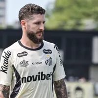 Zé Rafael se recupera de lesão e pode retornar no Santos contra o Palmeiras