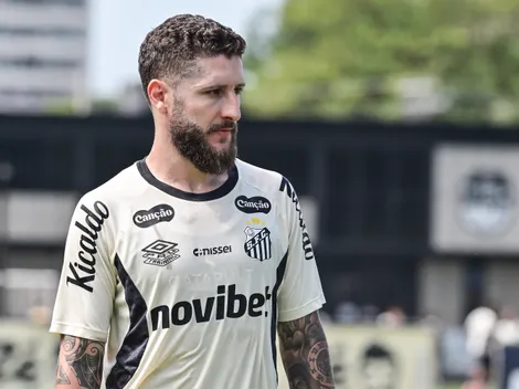 Zé Rafael se recupera de lesão e pode retornar no Santos contra o Palmeiras