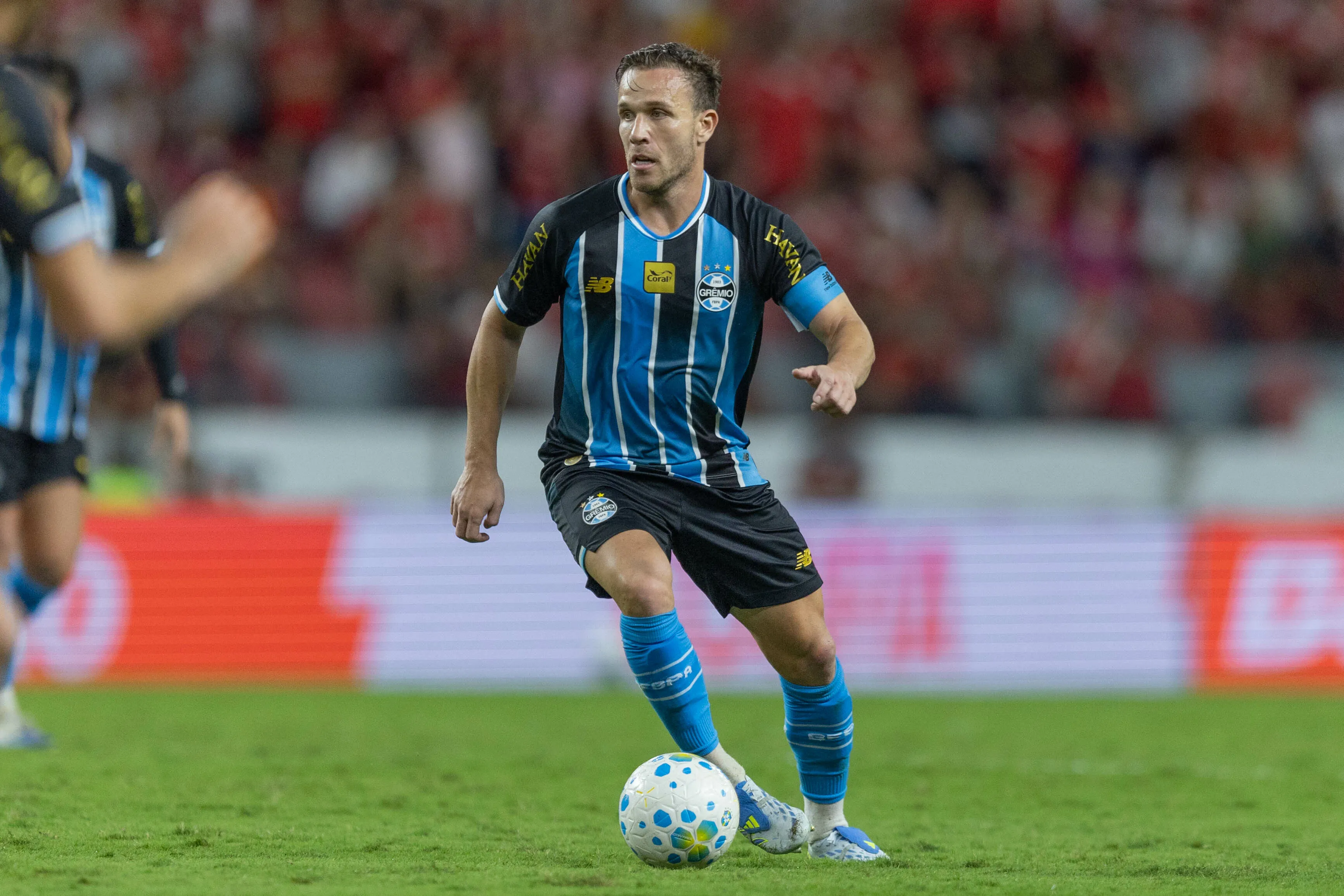 RS – PORTO ALEGRE – 11/04/2026 – BRASILEIRO A 2026, INTERNACIONAL X GREMIO – Arthur jogador do Gremio durante partida contra o Internacional no estadio Beira-Rio pelo campeonato Brasileiro A 2026. Foto: Liamara Polli/AGIF