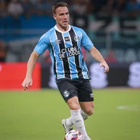 Arthur sofre lesão e pode deixar o Grêmio sem partida de despedida