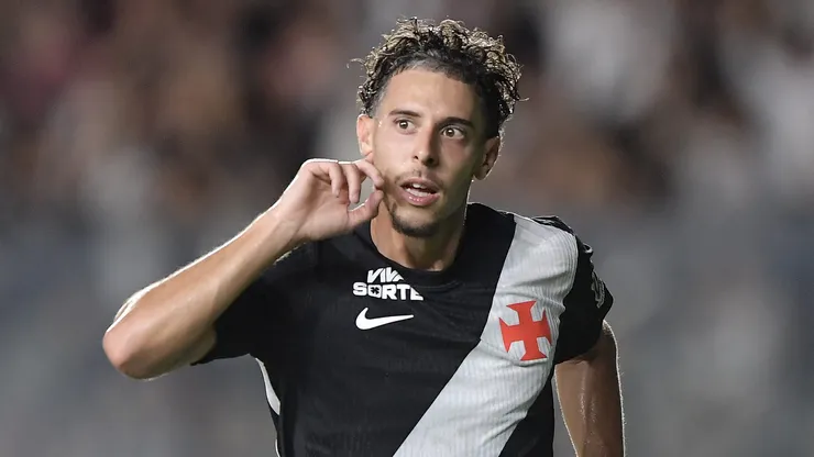 Nuno Moreira jogador do Vasco comemora seu gol durante partida contra o Olimpia no estadio Sao Januario pelo campeonato Copa Sul-Americana 2026. Foto: Thiago Ribeiro/AGIF