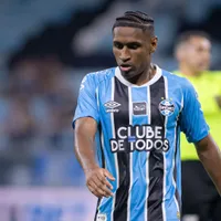 Grêmio monta força-tarefa interna para recuperar Tetê após baixo rendimento