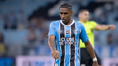 Tetê jogador do Grêmio lamenta durante partida contra o Botafogo no estádio Arena do Grêmio pelo campeonato Brasileiro A 2026. Foto: Maxi Franzoi/AGIF