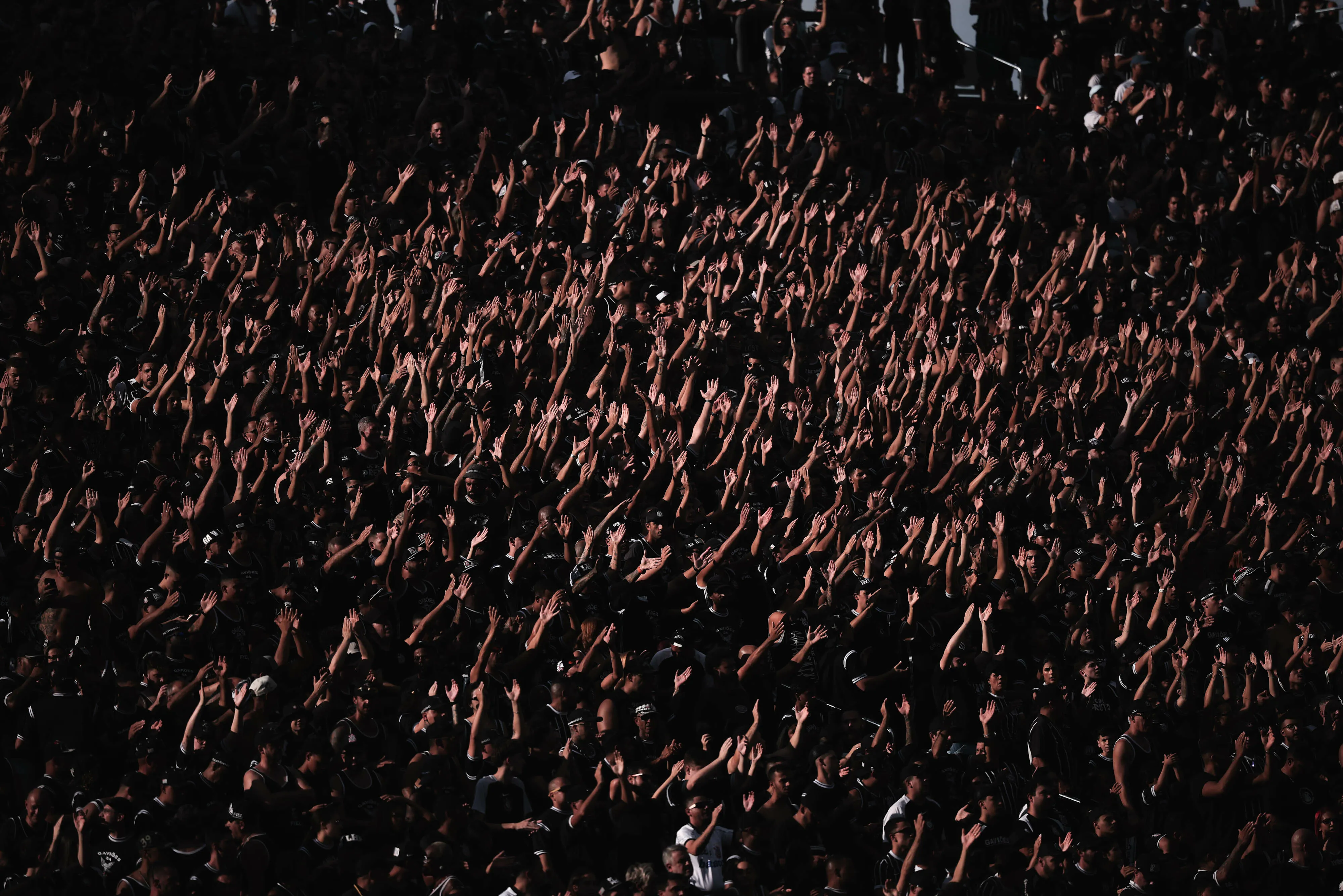 Torcida do Corinthians durante partida contra Vasco no estadio Arena Corinthians pelo campeonato Brasileiro A 2026. Foto: Ettore Chiereguini/AGIF