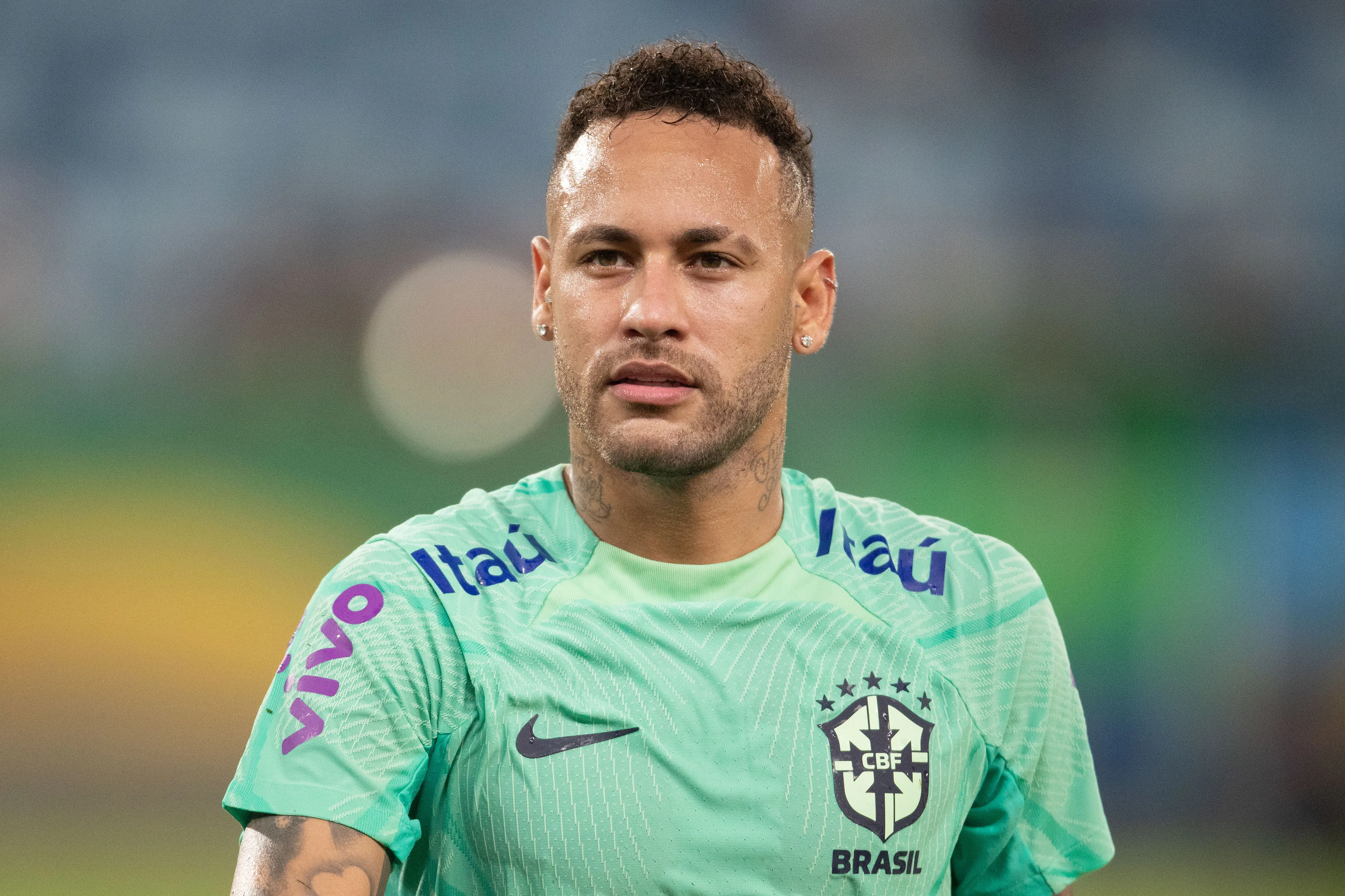 Neymar durante treino na Arena Pantanal. Foto: Gil Gomes/AGIF.