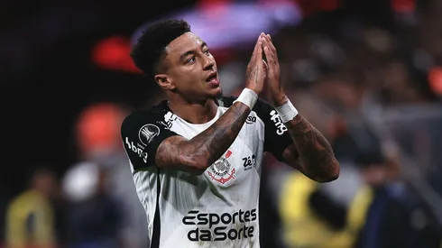 Lingard escolheu música de Michael Jackson para comemorar gol pelo Corinthians.