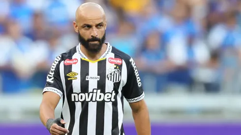MG – BELO HORIZONTE – 22/03/2026 – BRASILEIRO A 2026, CRUZEIRO X SANTOS – Thaciano jogador do Santos durante partida contra o Cruzeiro no estadio Mineirao pelo campeonato Brasileiro A 2026. Foto: Gilson Lobo/AGIF