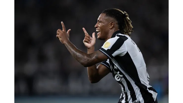 RJ - RIO DE JANEIRO - 25/02/2026 - COPA LIBERTADORES 2026, BOTAFOGO X NACIONAL POTOSI - Danilo jogador do Botafogo comemora seu gol durante partida contra o Nacional Potosi no estadio Engenhao pelo campeonato Copa Libertadores 2026. Foto: Jorge Rodrigues/AGIF