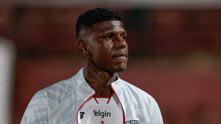 Arboleda jogador do Sao Paulo durante partida contra o Chapecoense no estadio Caninde pelo campeonato Brasileiro A 2025. Foto: Marcello Zambrana/AGIF