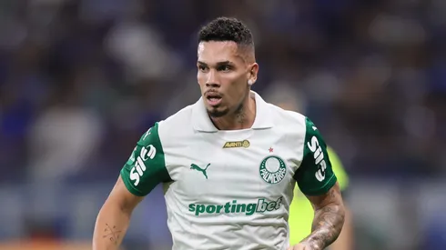 Paulinho jogador do Palmeiras durante partida contra o Cruzeiro no estadio Mineirao pelo campeonato Brasileiro A 2025. Foto: Gilson Lobo/AGIF