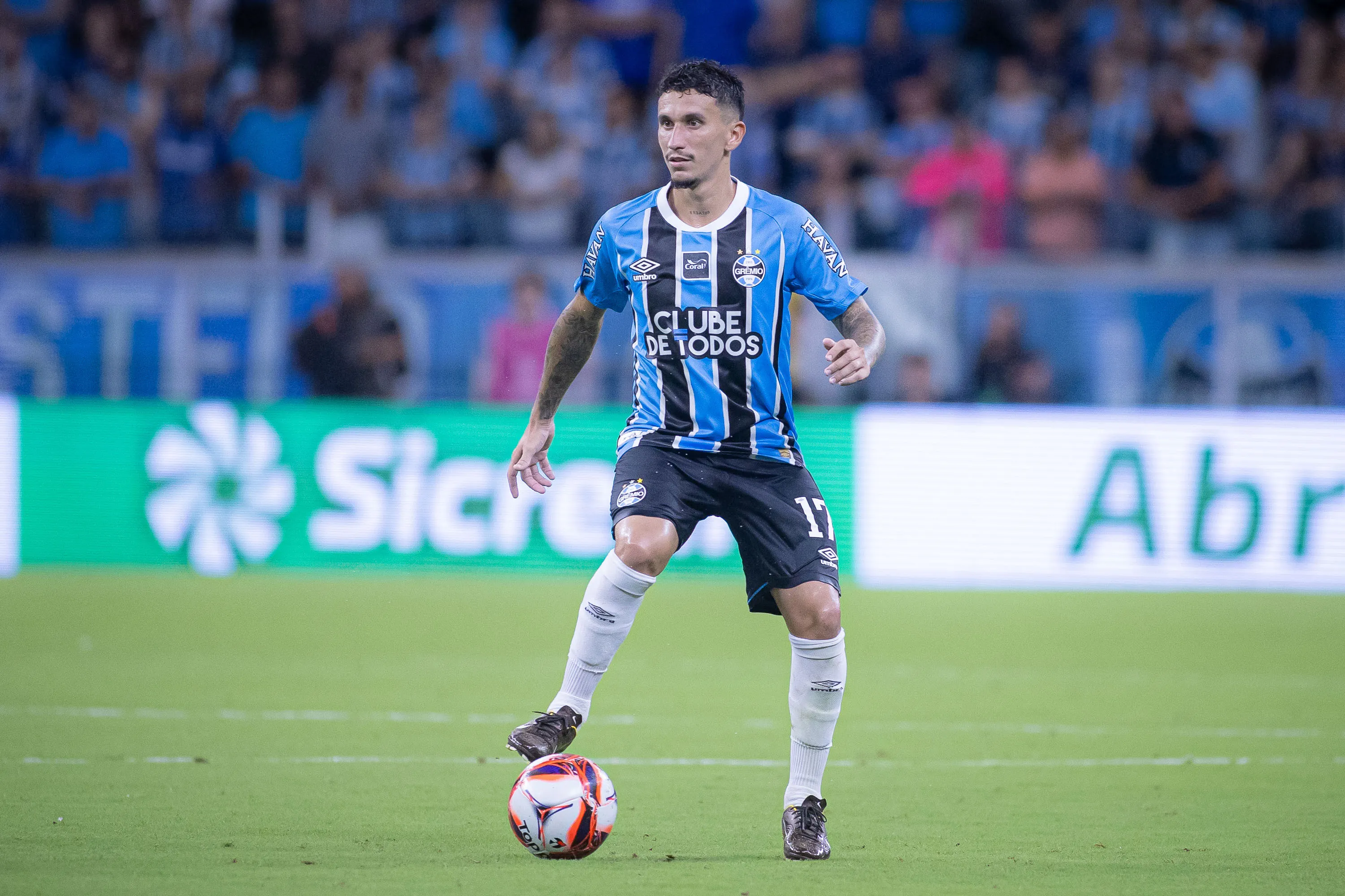 Dodi durante partida contra o Juventude na Arena do Grêmio pelo Campeonato Gaúcho 2026. Foto: Maxi Franzoi/AGIF.